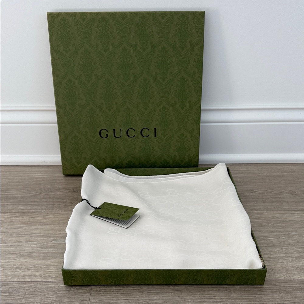 Gucci GG White Logo Scarf NWT